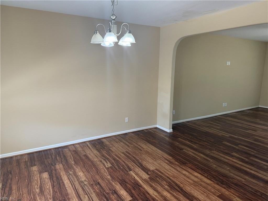 1215 Country Rd - Photo 3 of 14