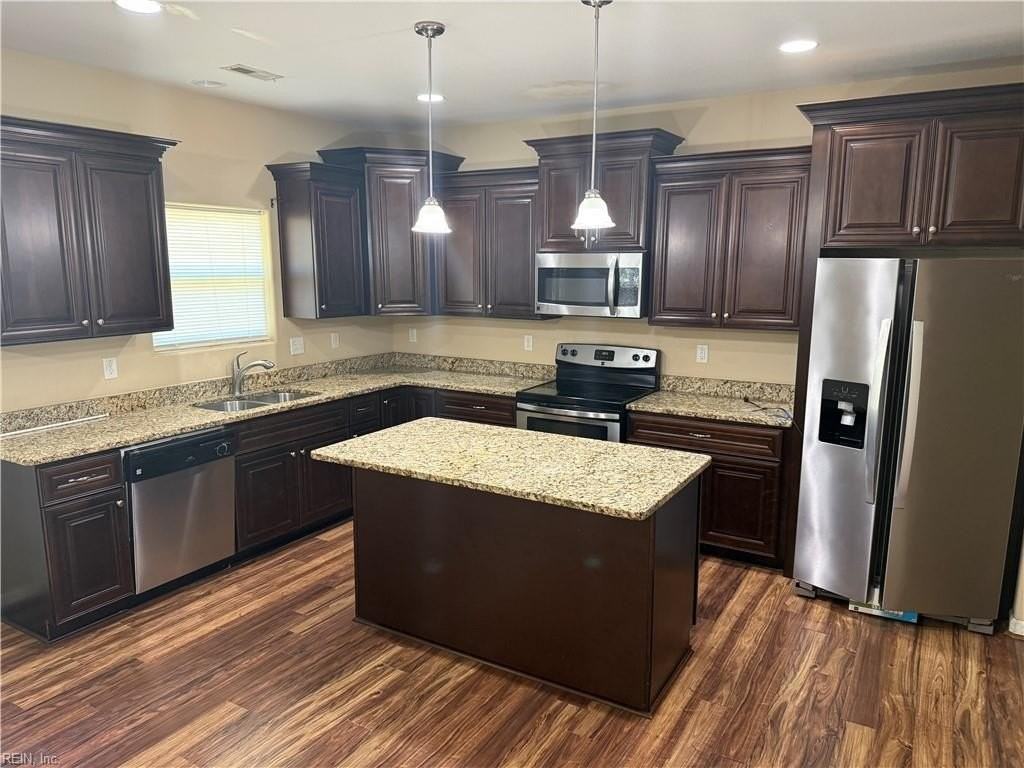 1215 Country Rd - Photo 4 of 14