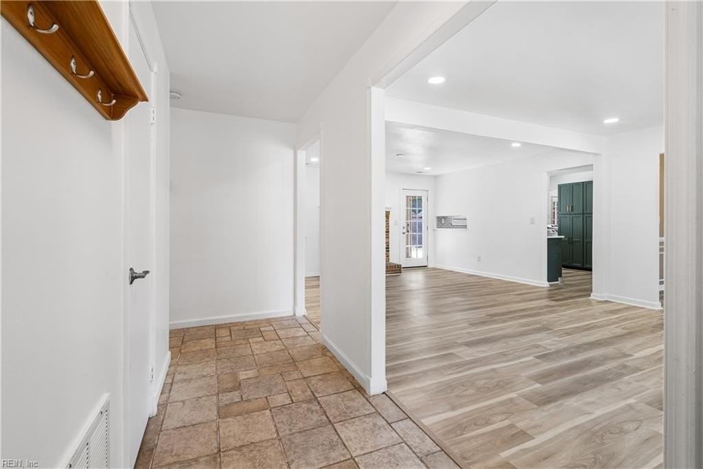 1724 Placid Ct - Photo 5 of 40