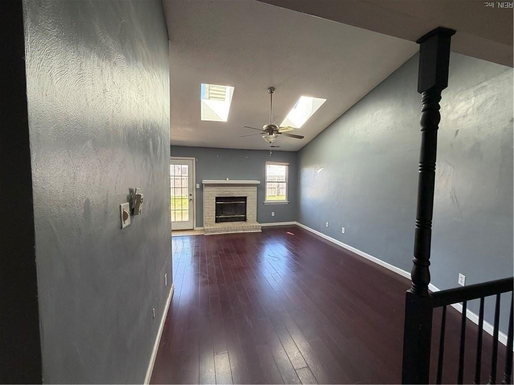 2005 Handel Ct - Photo 3 of 14