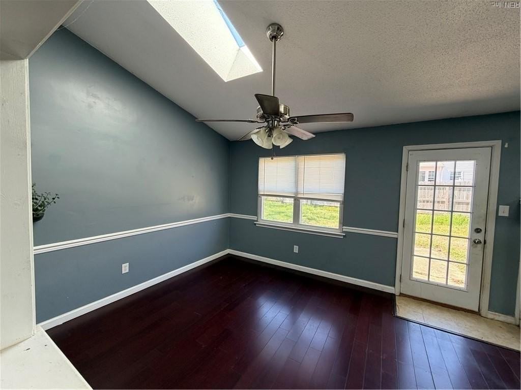 2005 Handel Ct - Photo 4 of 14