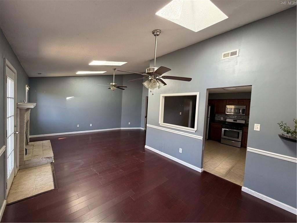 2005 Handel Ct - Photo 5 of 14