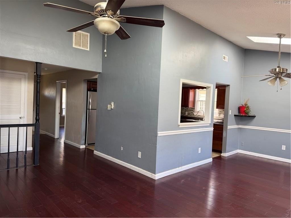 2005 Handel Ct - Photo 7 of 14