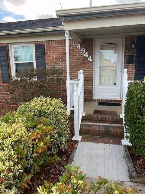 4944 Narragansett Dr - Photo 4 of 22