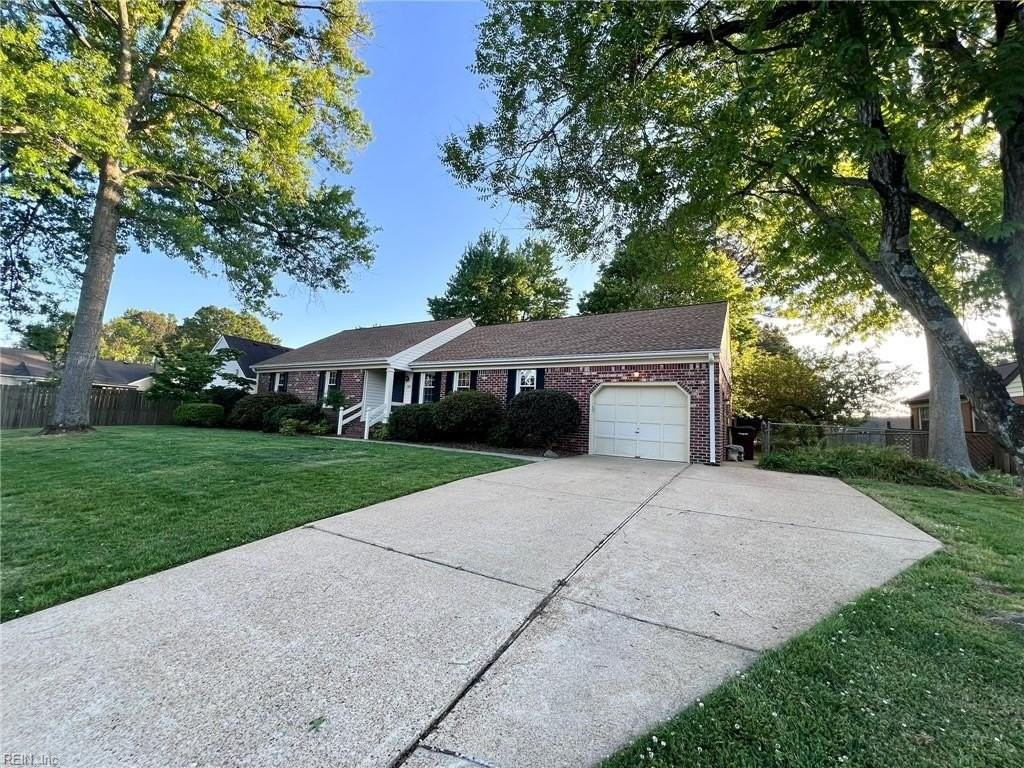 728 Willow Oak Dr - Photo 2 of 48