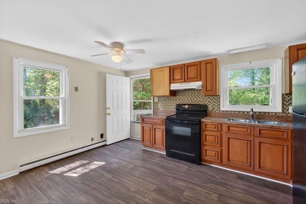 1410 Blythewood Ln - Photo 5 of 27