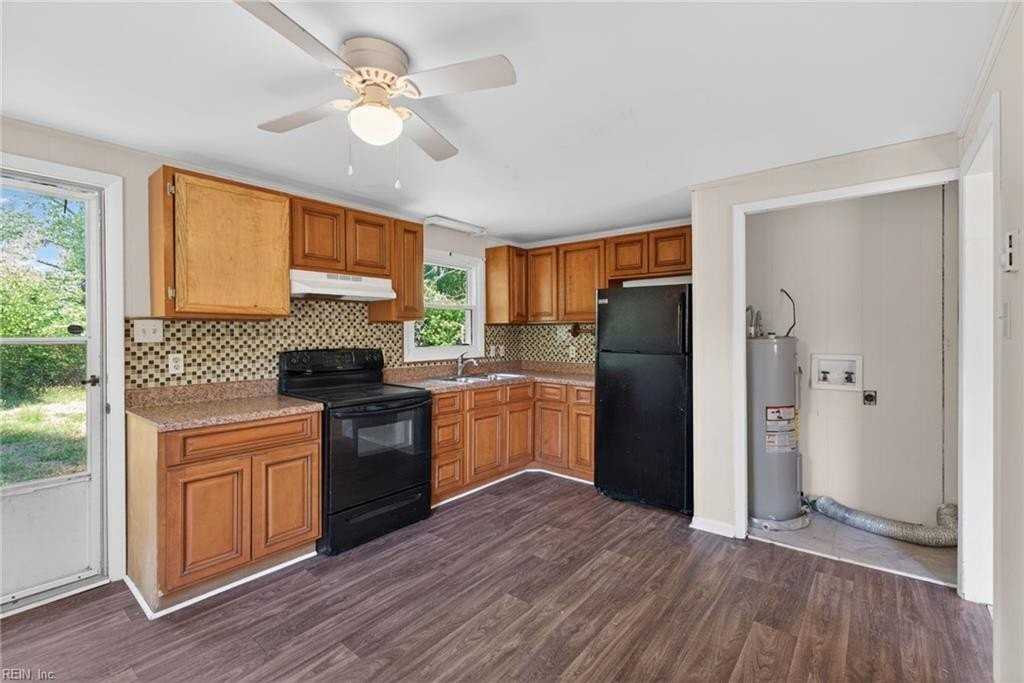 1410 Blythewood Ln - Photo 6 of 27