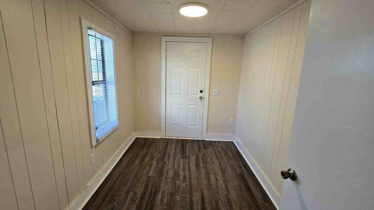 202 Mill Ave #202MILLAVE - Photo 5 of 20
