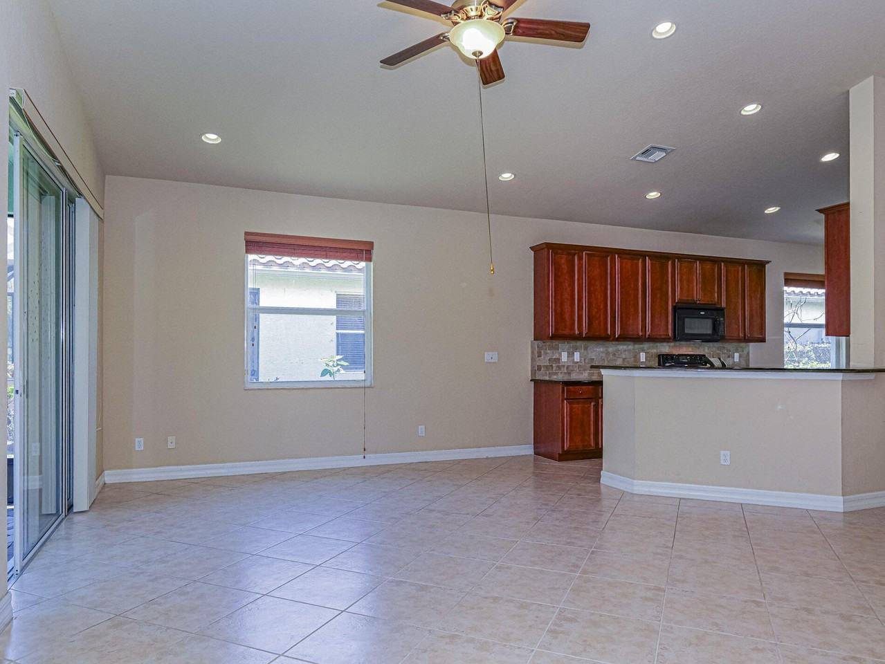 5561 57th Way - Photo 7 of 33