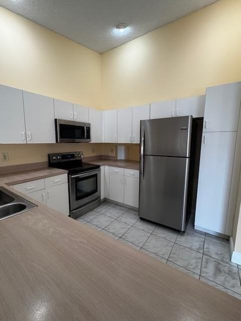 10020 Country Brook Rd - Photo 5 of 21