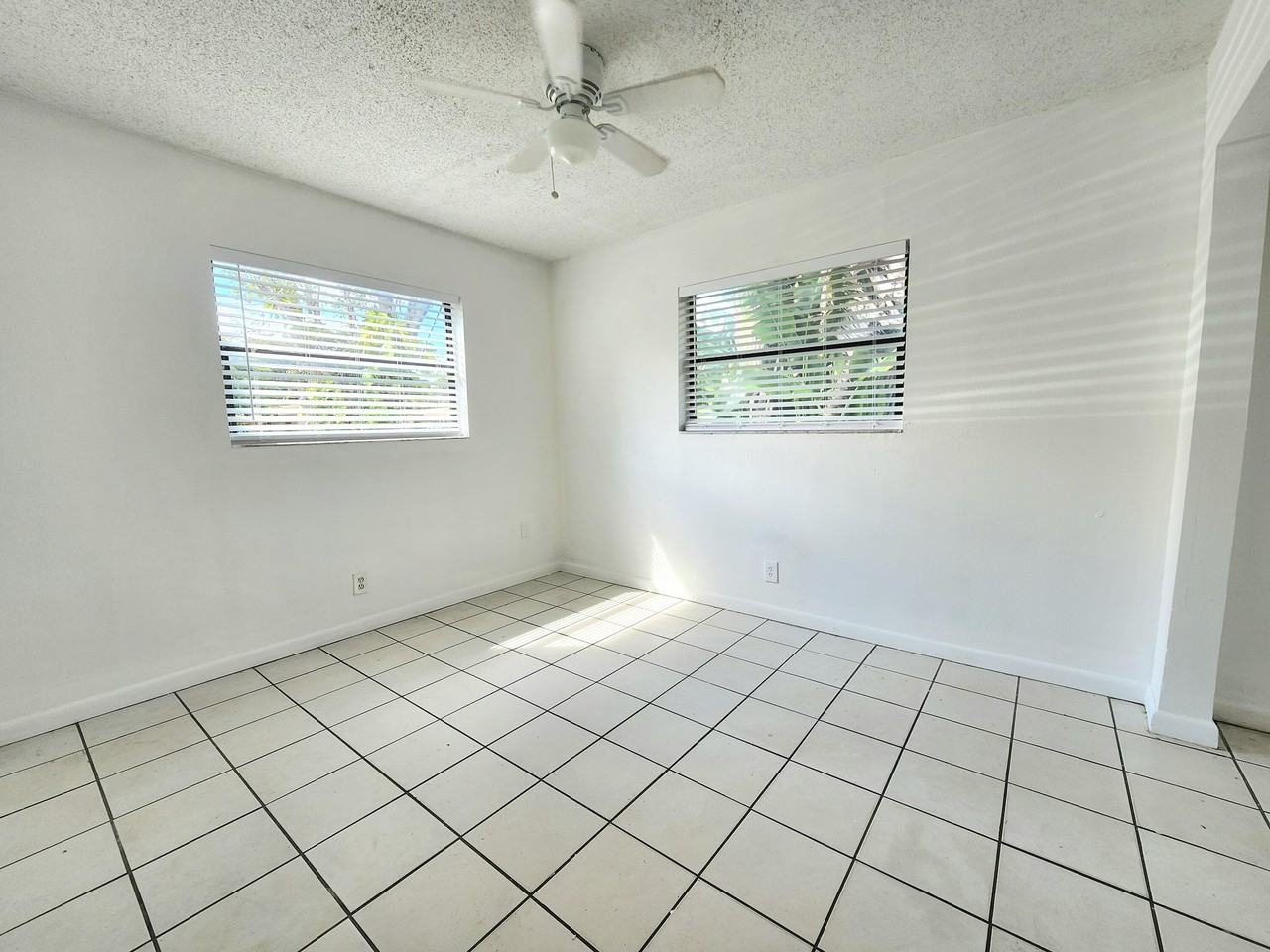 215 Sw 1st Ct #1-2 - Photo 7 of 13