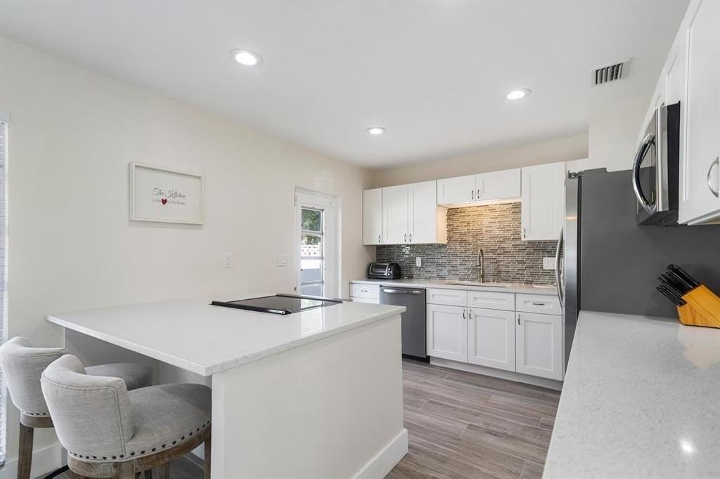 2501 Ne 12th St - Photo 5 of 29