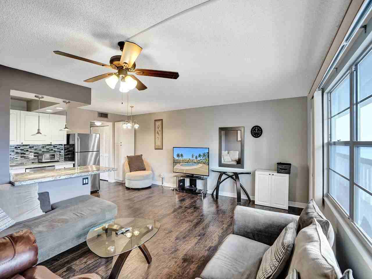 3014 Cornwall A - Photo 3 of 40