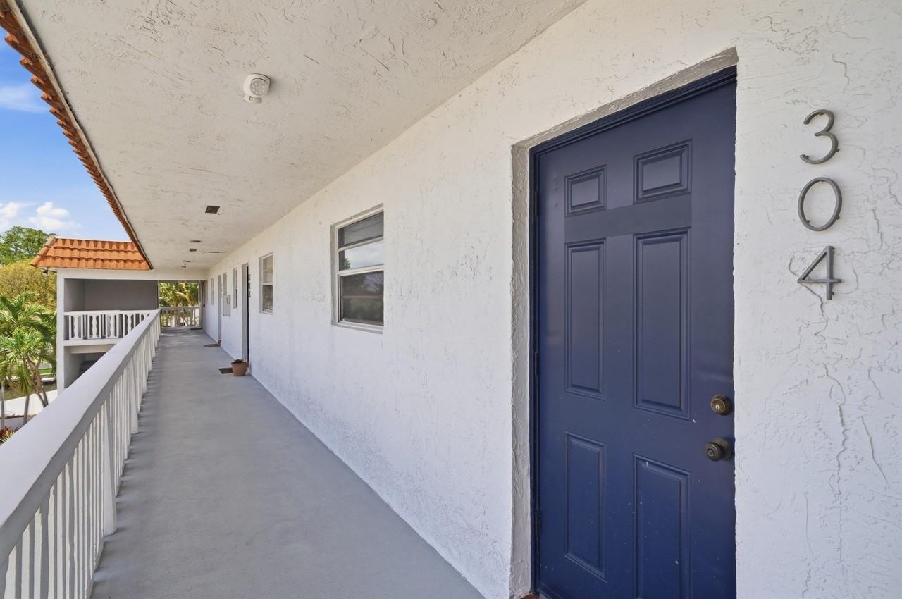 1400 Ne 57th St #304 - Photo 3 of 47