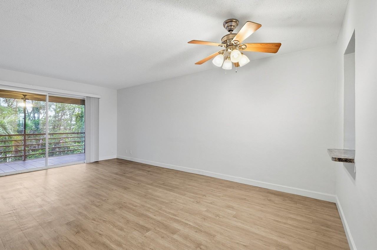 1400 Ne 57th St #304 - Photo 5 of 22