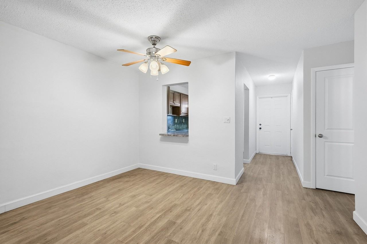 1400 Ne 57th St #304 - Photo 6 of 22
