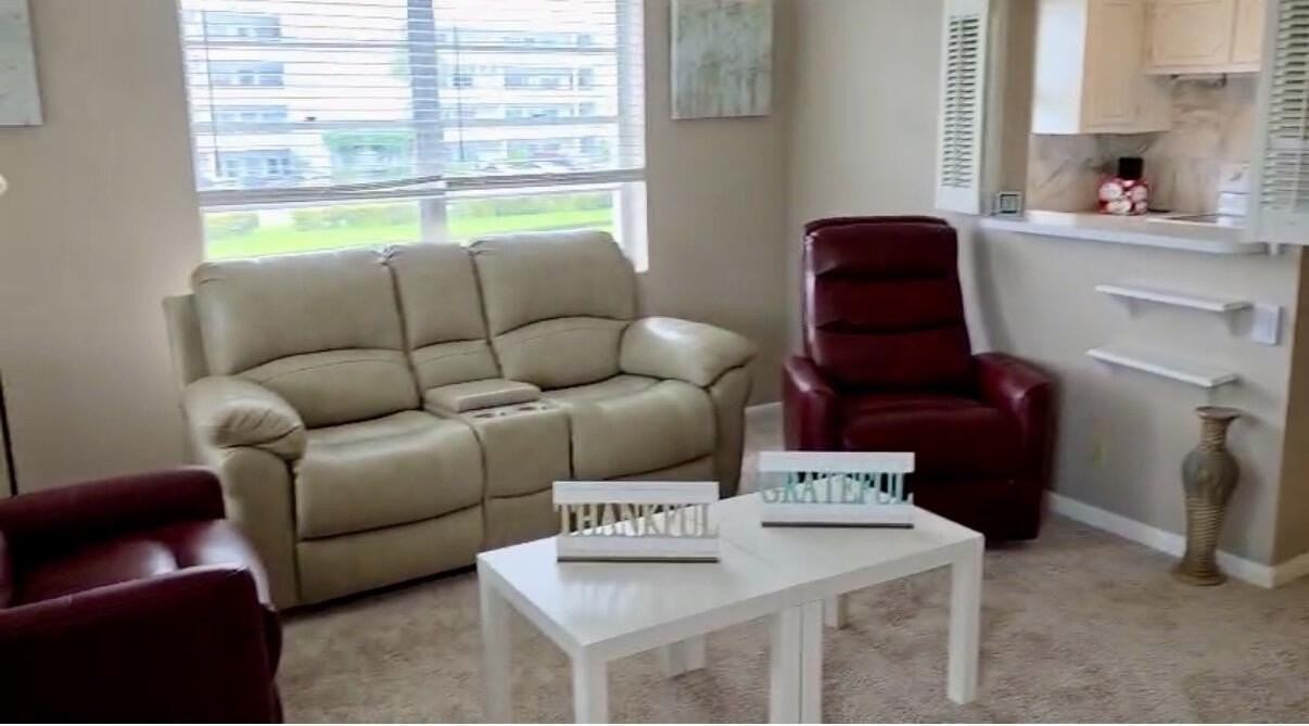 226 Windsor J - Photo 4 of 23