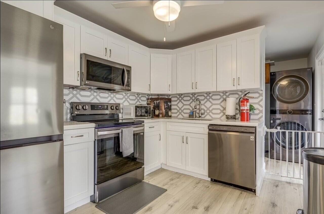 4295 Crestdale St - Photo 5 of 9