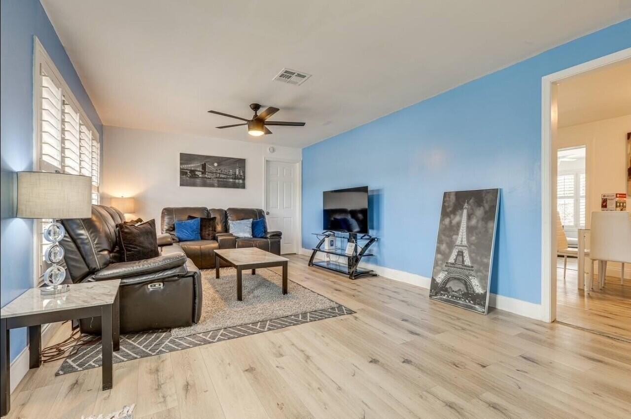 4295 Crestdale St - Photo 7 of 9