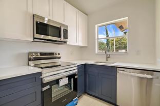 320 Ne 42nd St - Photo 1 of 1