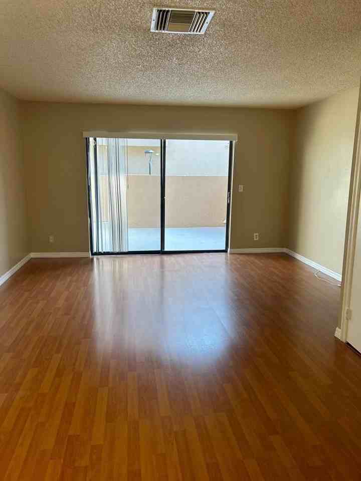 139 Sparrow Dr #3F - Photo 5 of 25