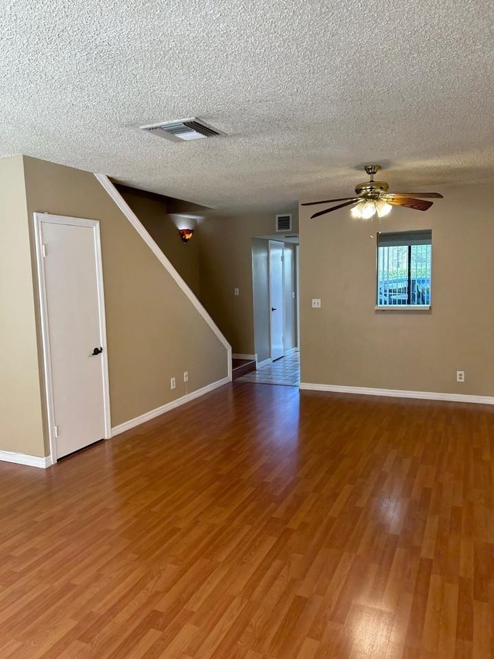 139 Sparrow Dr #3F - Photo 6 of 25