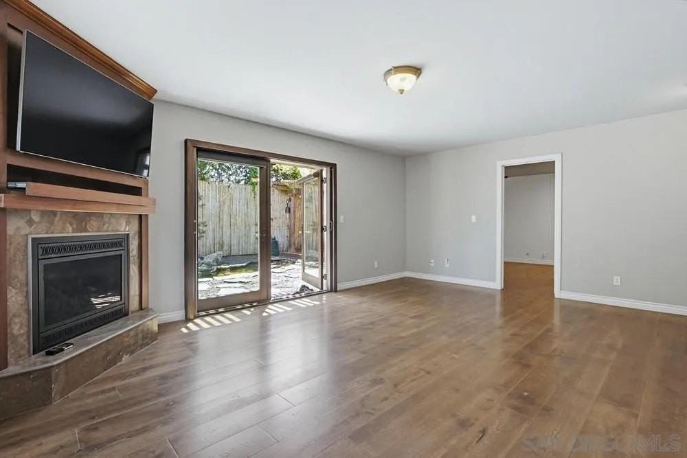 545 Bonair Way - Photo 2 of 50