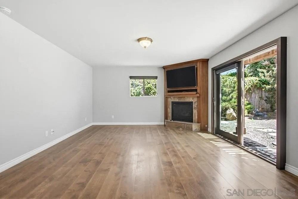 545 Bonair Way - Photo 4 of 50