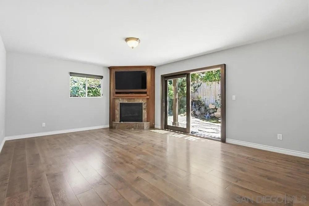 545 Bonair Way - Photo 5 of 50