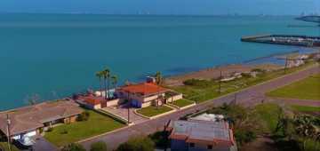 featured image of 602 N Shore Dr