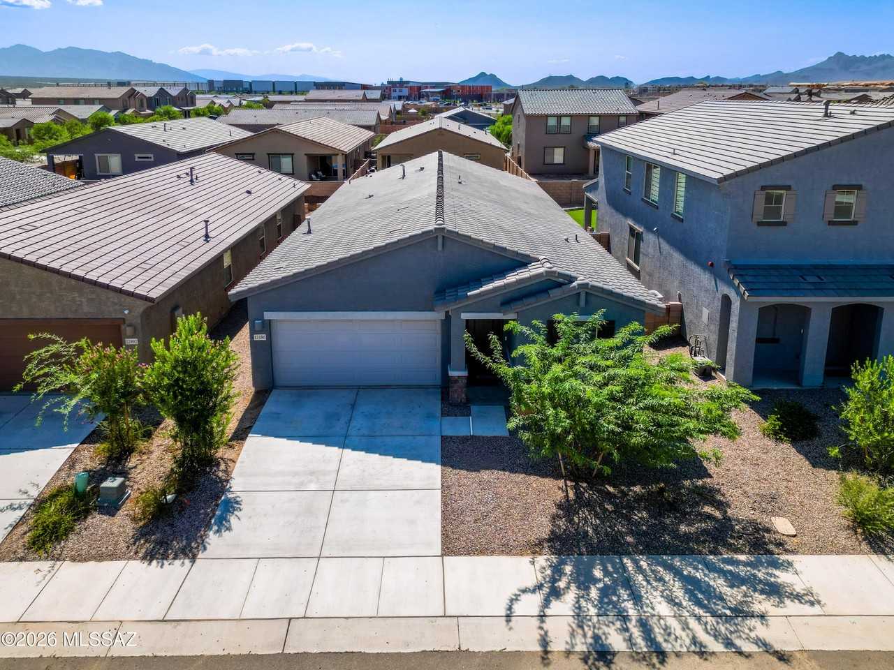 12486 N Reeves Pl - Photo 2 of 32