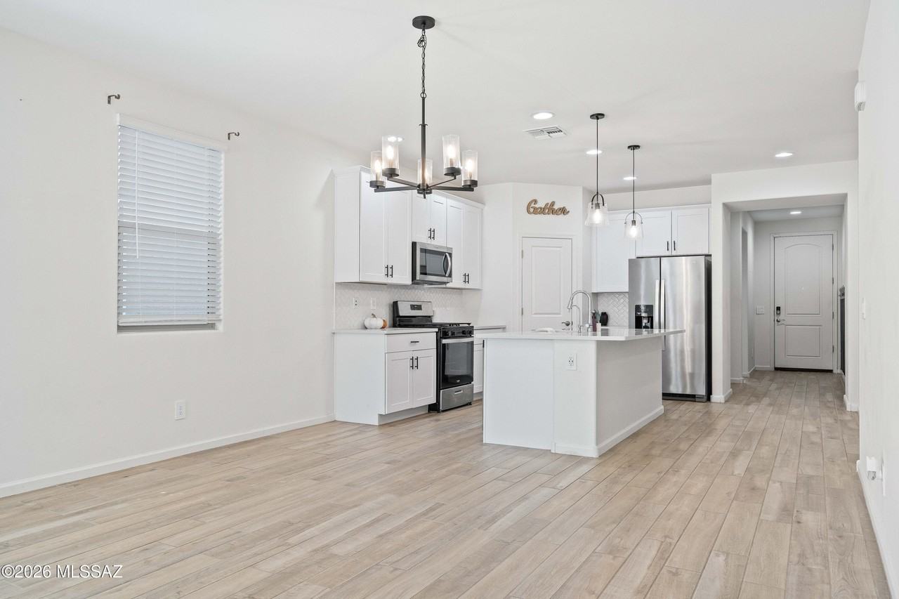 12486 N Reeves Pl - Photo 6 of 32