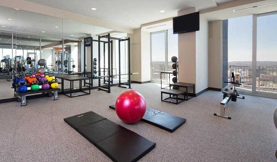 48 Rainey St - Photo 3 of 10