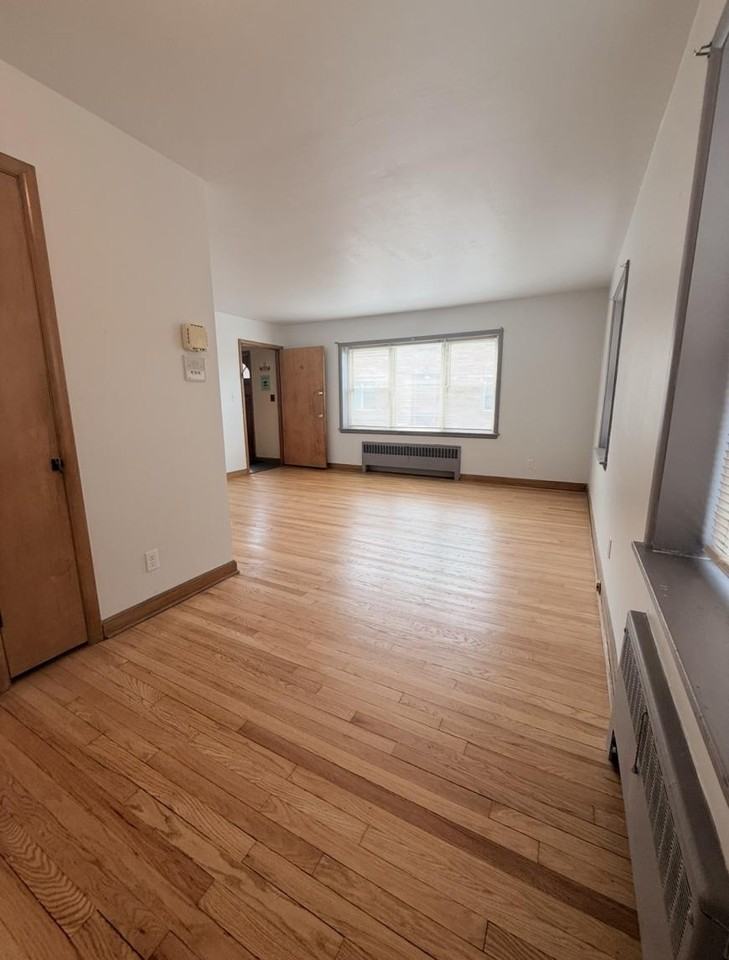 4006 N Farwell Ave - Photo 2 of 10