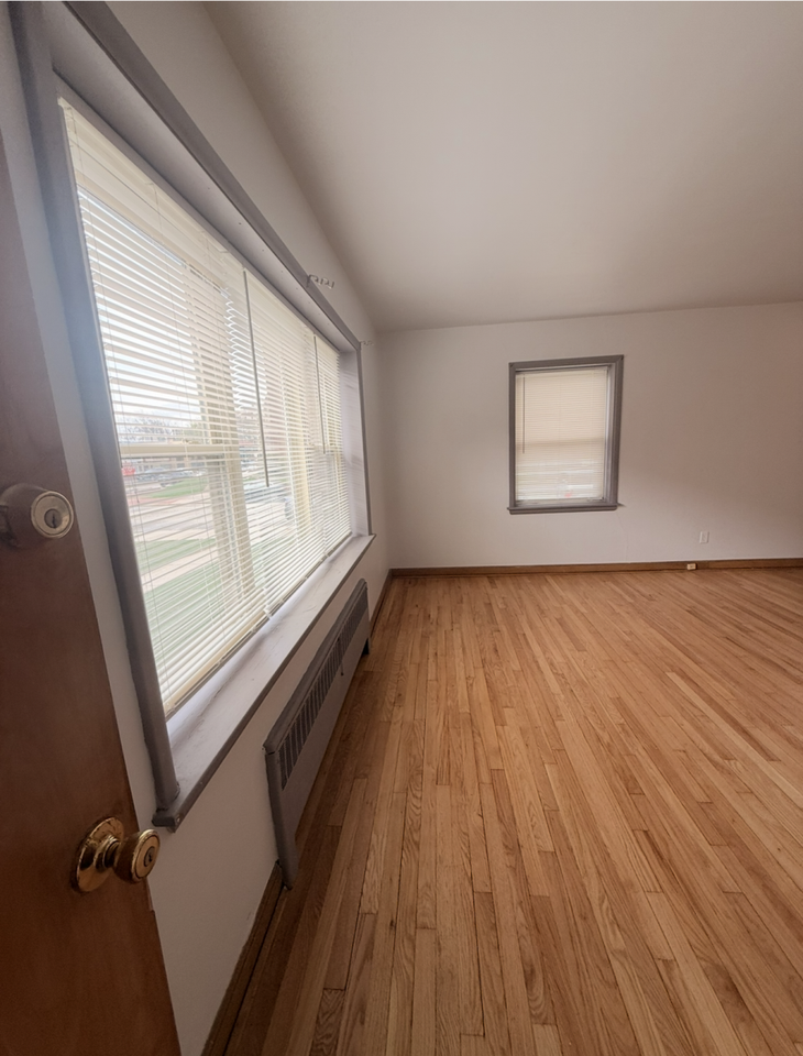 4006 N Farwell Ave - Photo 5 of 10