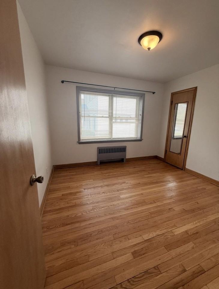 4006 N Farwell Ave - Photo 6 of 10