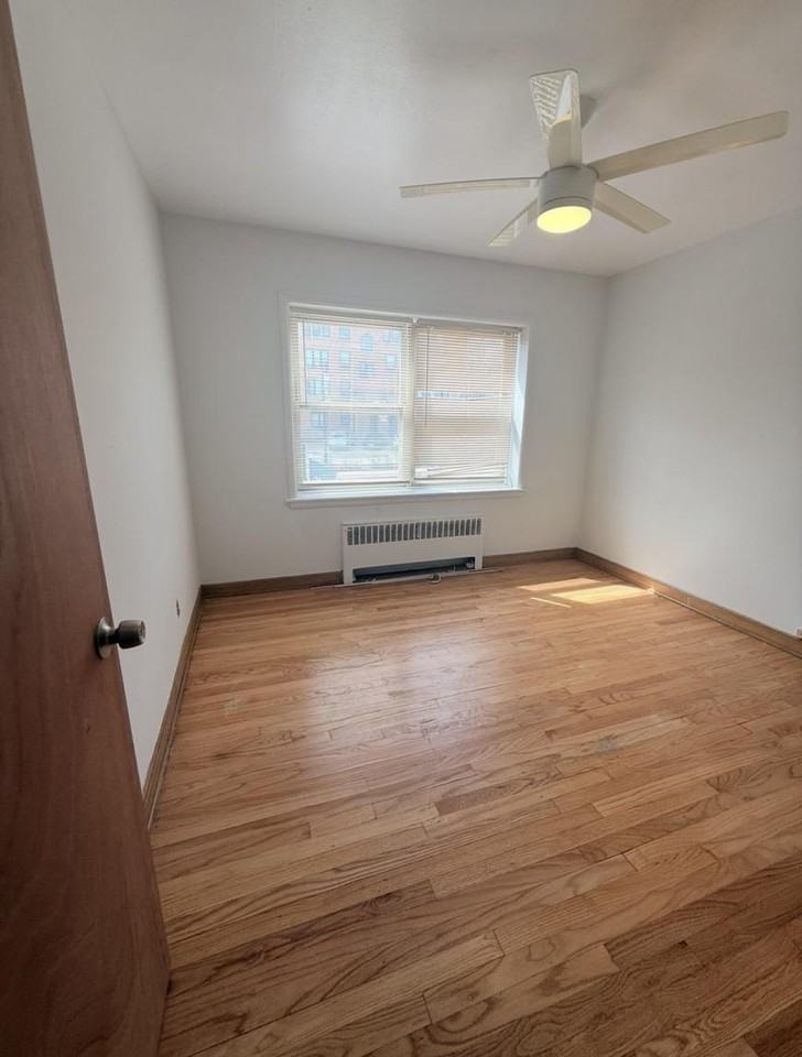 4002 N Farwell Ave - Photo 5 of 10