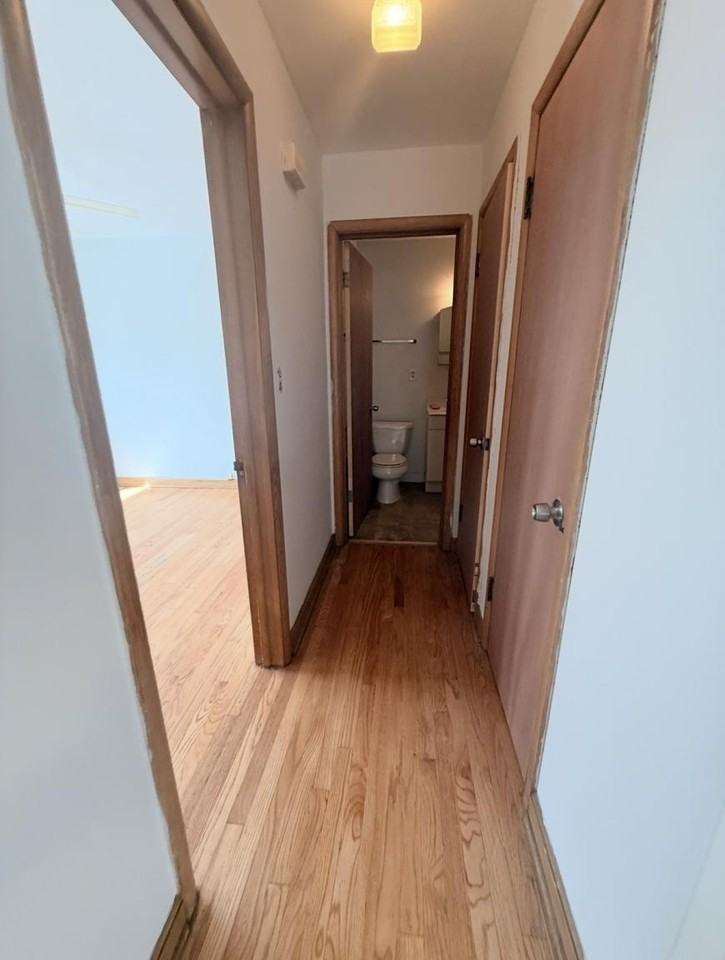 4002 N Farwell Ave - Photo 6 of 10