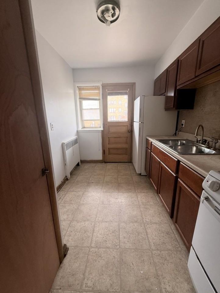 4002 N Farwell Ave - Photo 5 of 10