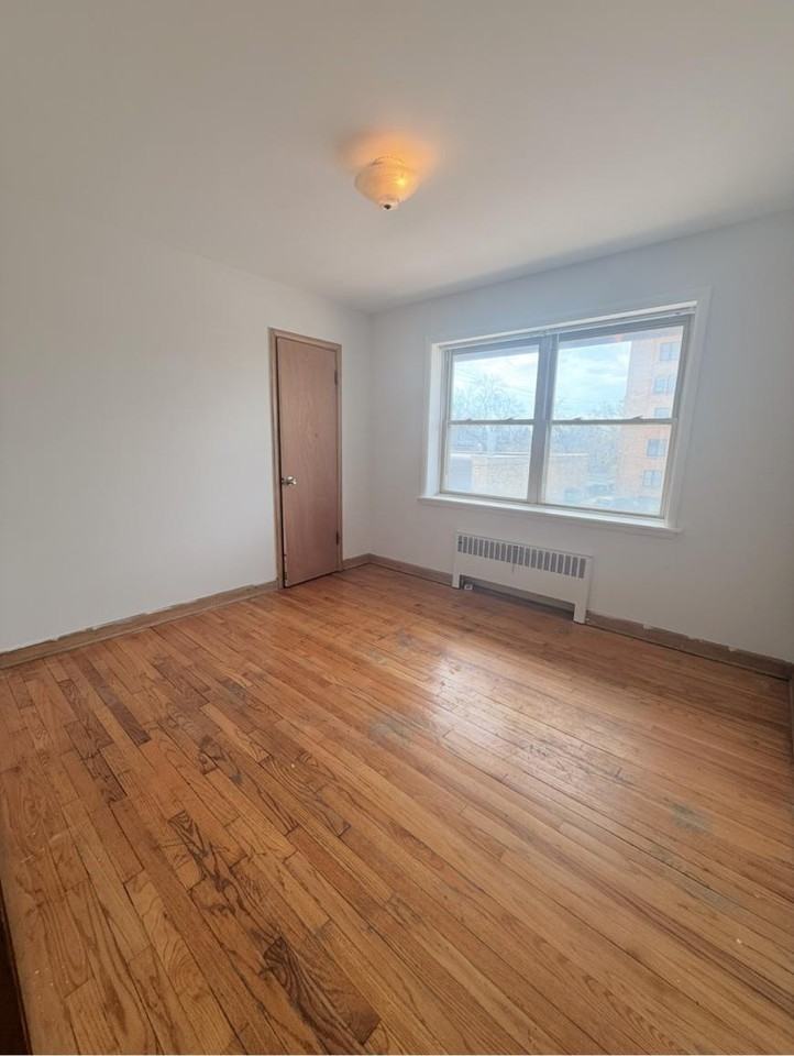 4002 N Farwell Ave - Photo 6 of 10