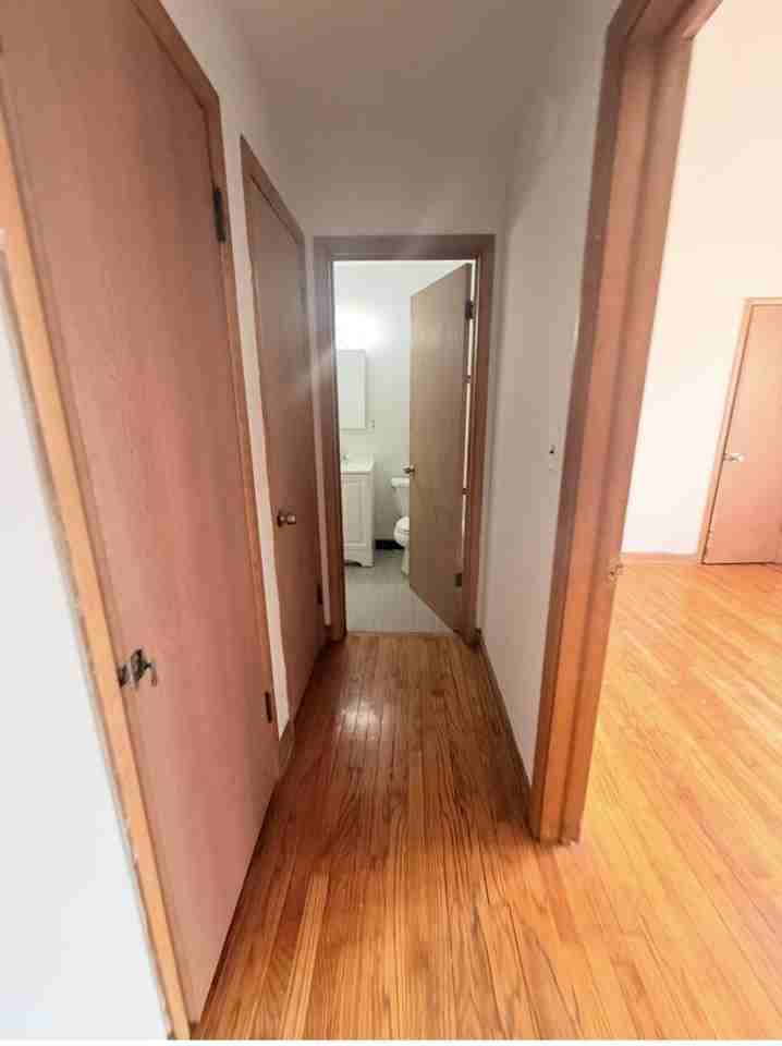 4002 N Farwell Ave - Photo 7 of 10