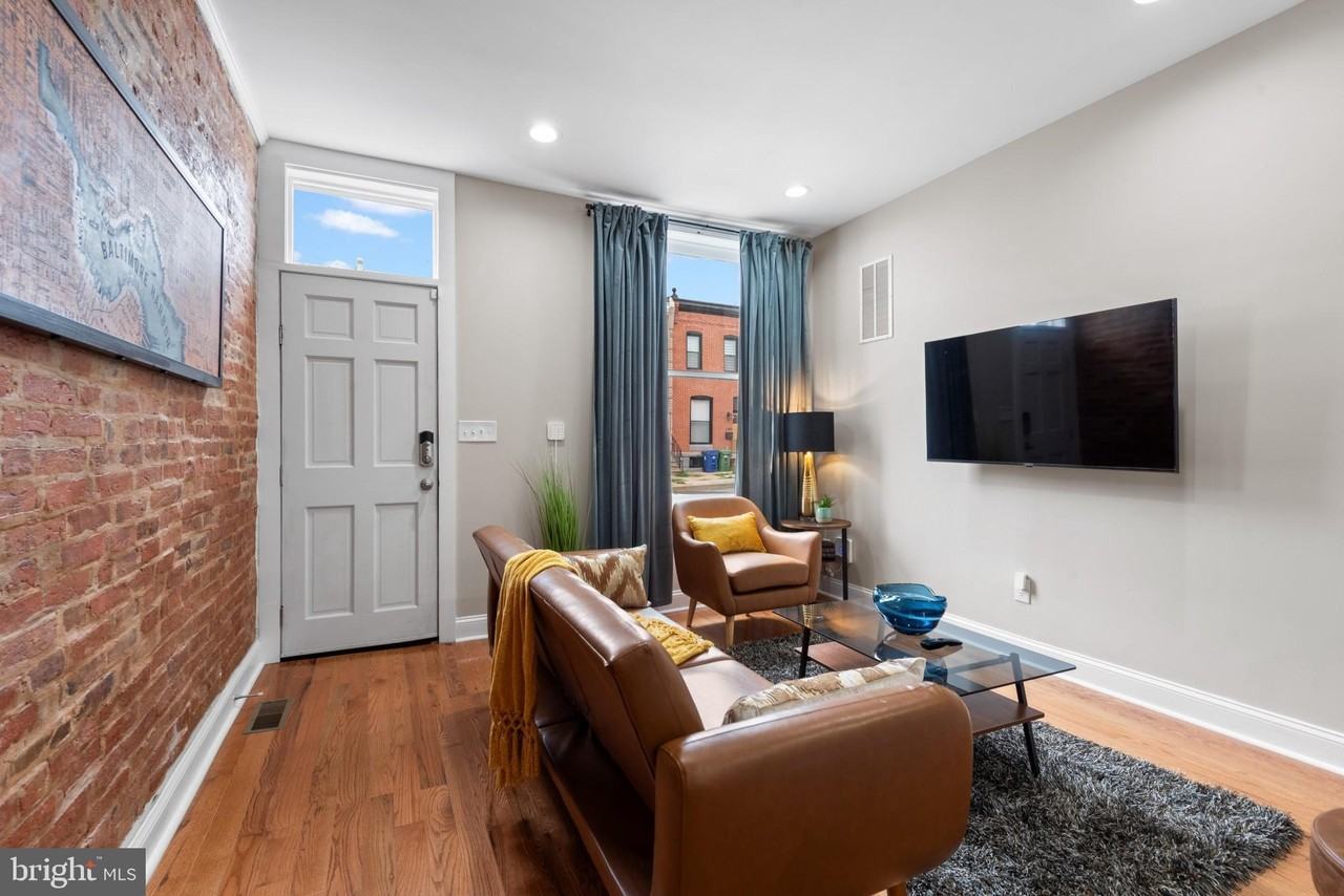 2235 E Chase St - Photo 6 of 45