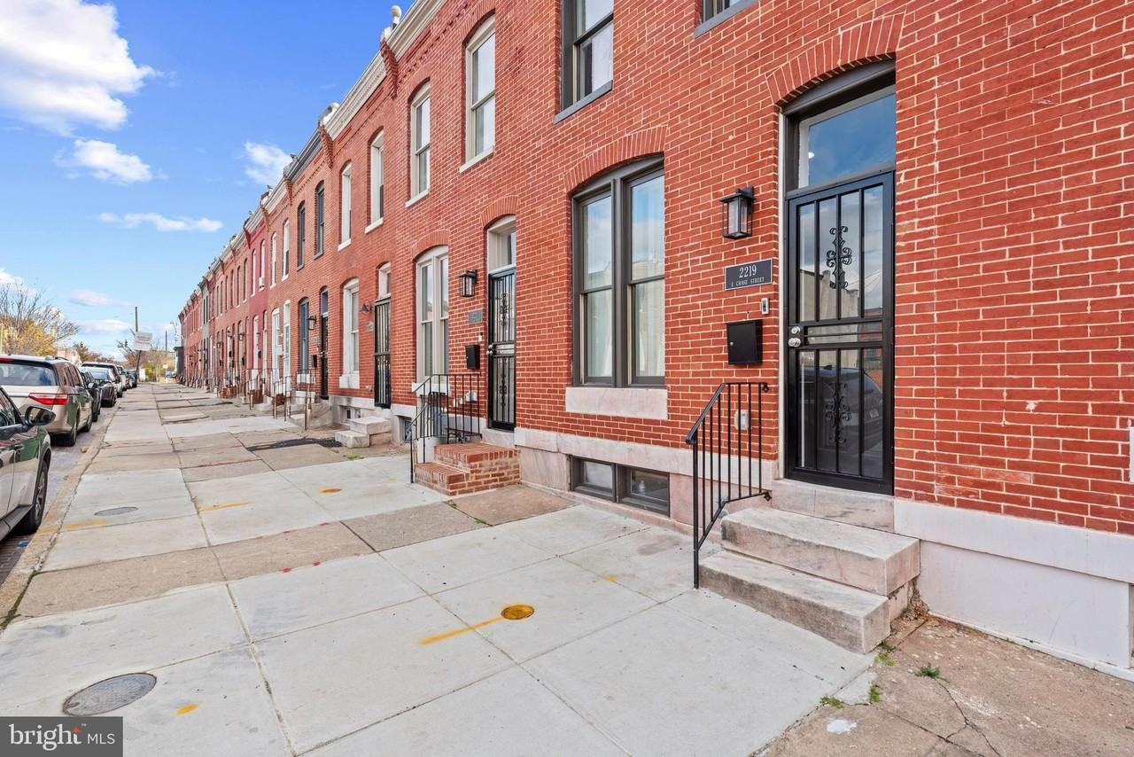 2219 E Chase St - Photo 2 of 50