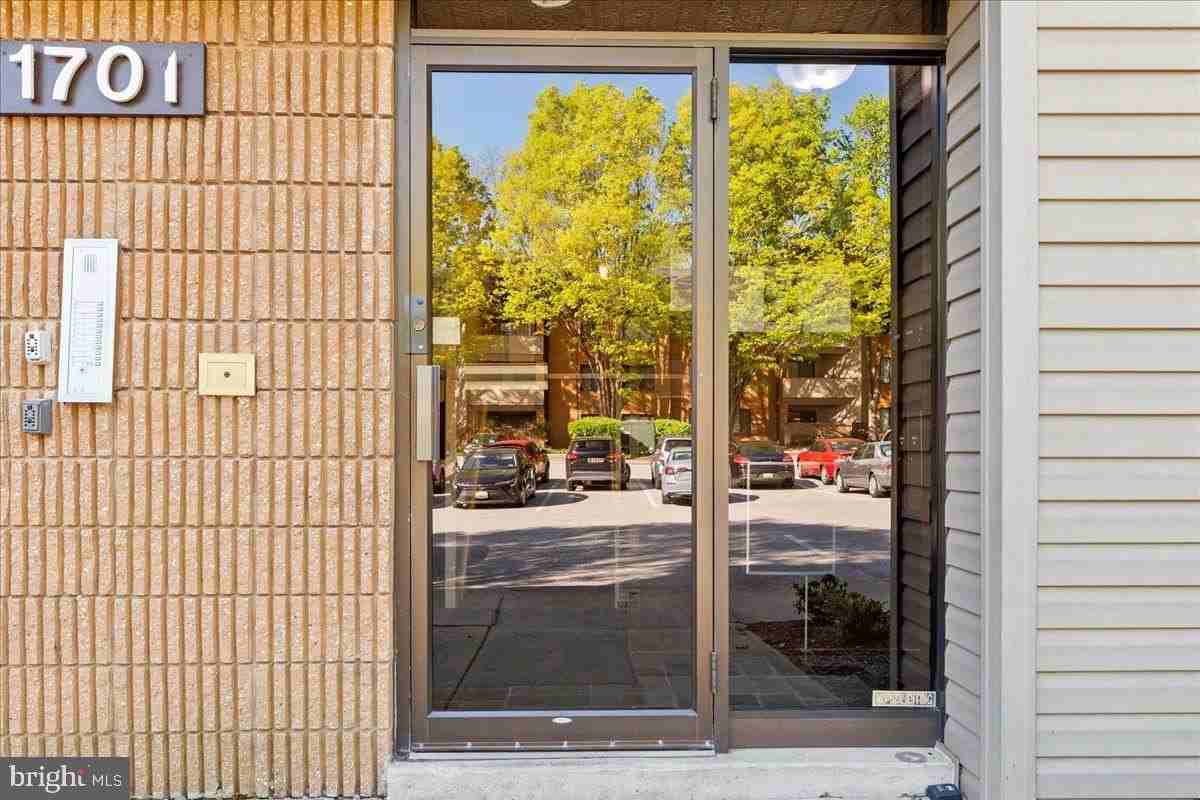 1701 Mount Washington Ct #D - Photo 2 of 12