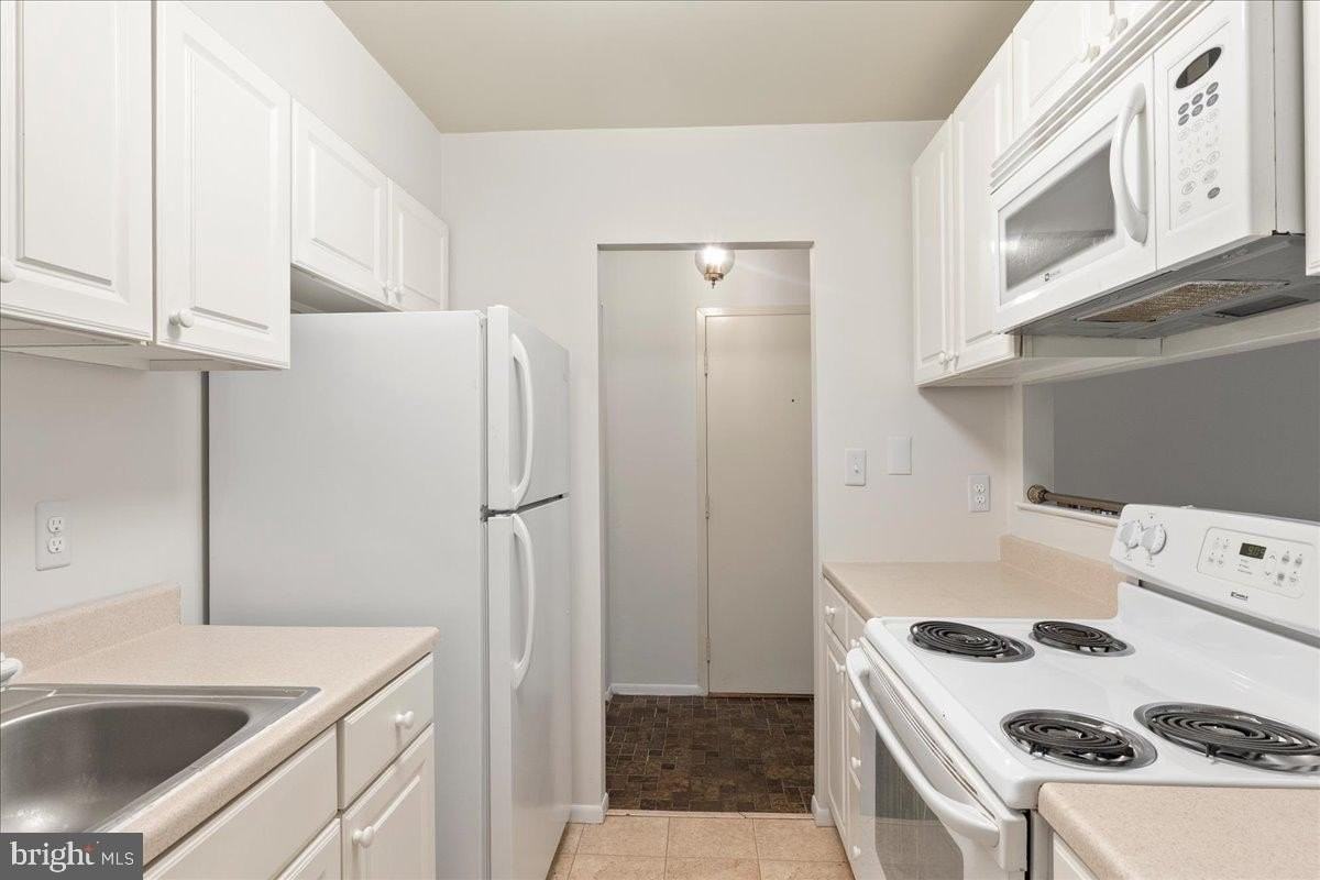 1701 Mount Washington Ct #D - Photo 6 of 12