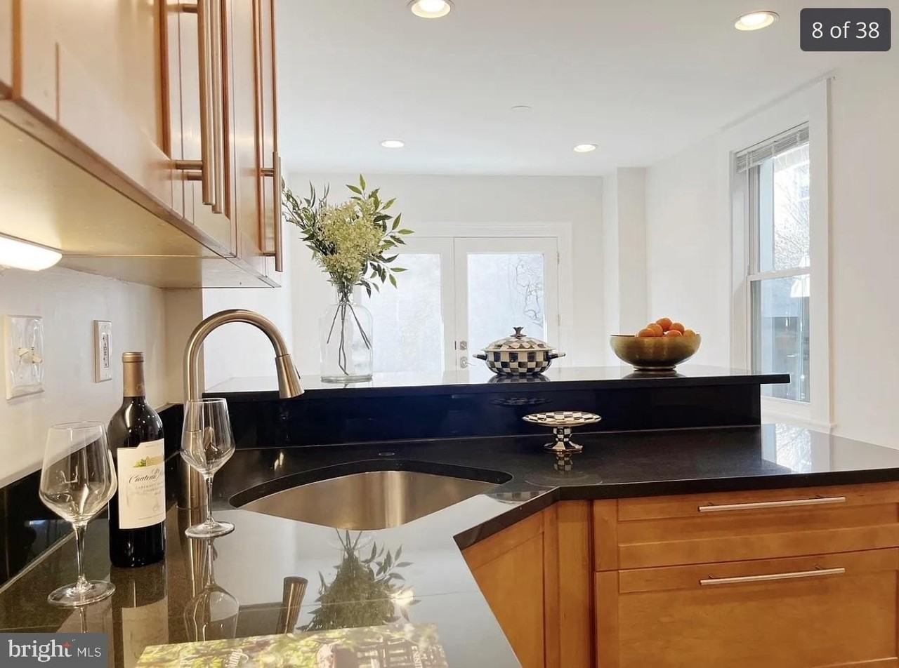 1026 Riverside Ave - Photo 3 of 30