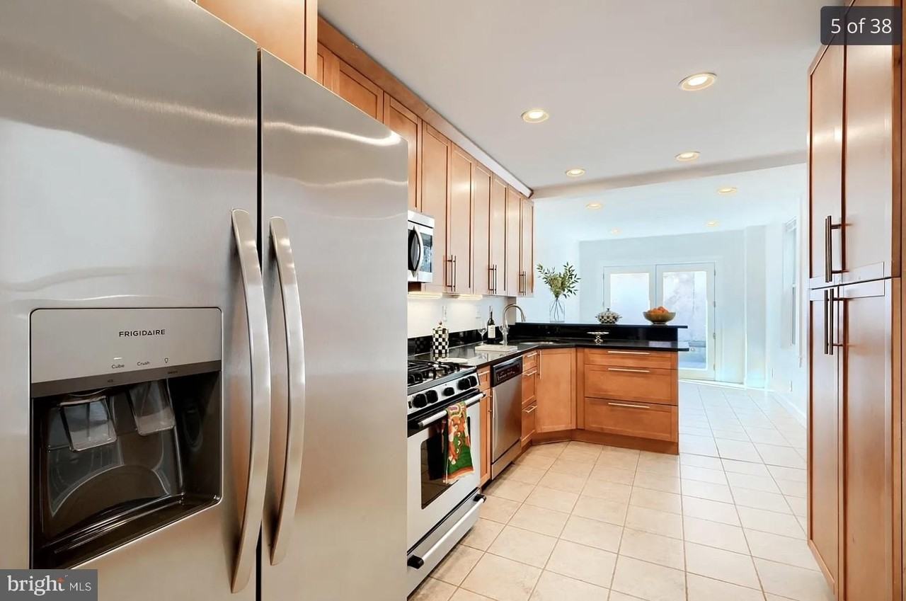 1026 Riverside Ave - Photo 7 of 30