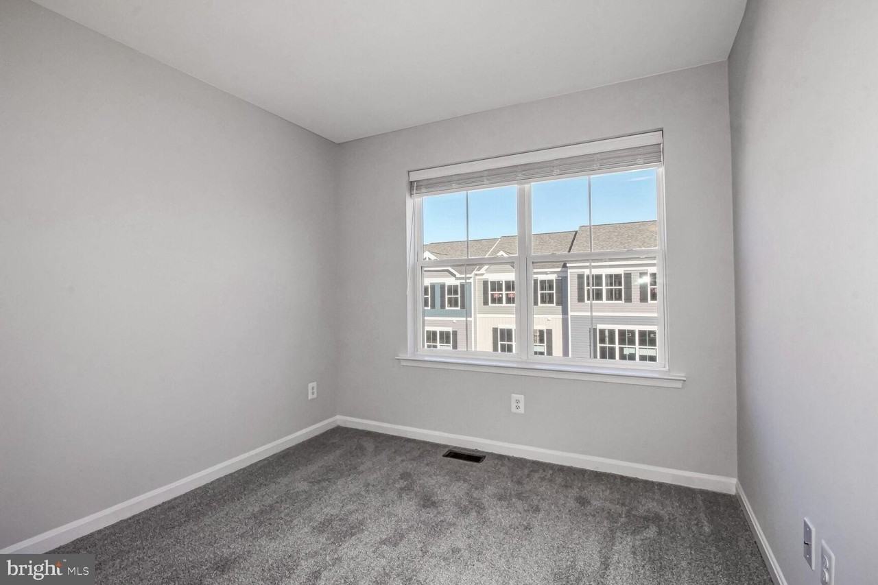 1057 Flint Ct - Photo 7 of 14