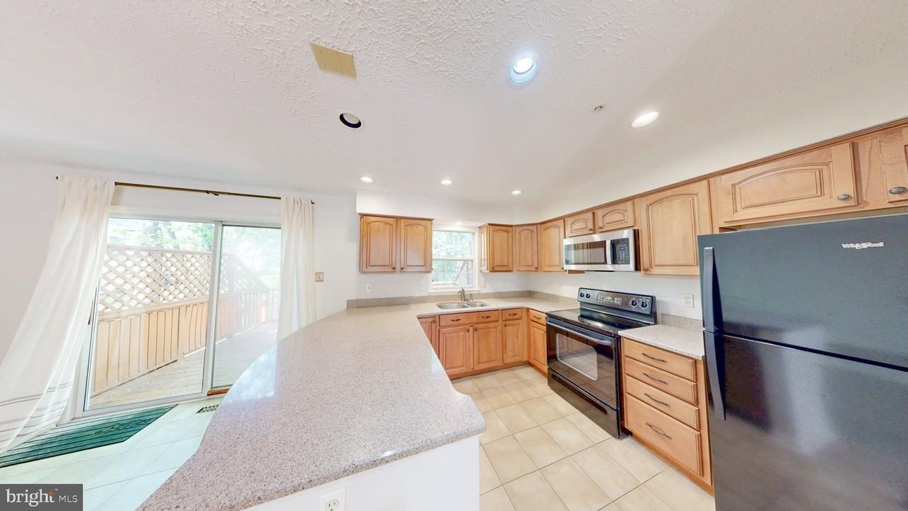 3038 Finsel Ct - Photo 2 of 28