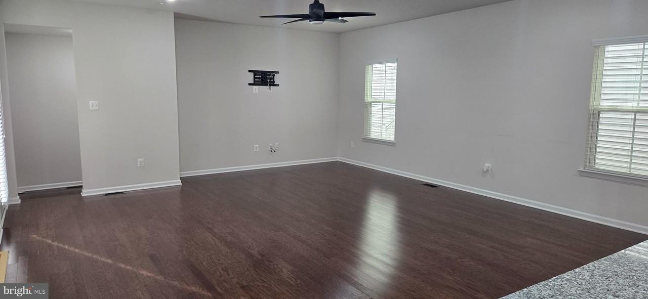 14164 Jaeger Rd - Photo 4 of 27